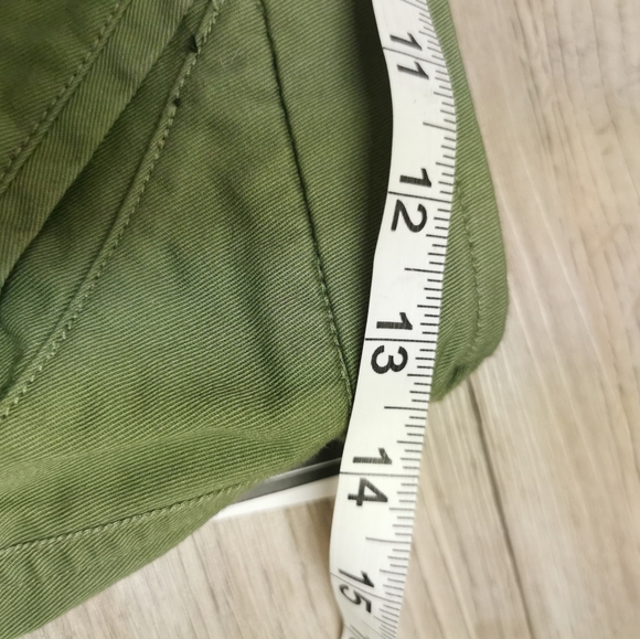 NWT Volcom short cargo shorts, rare, small - Picture 9 of 10